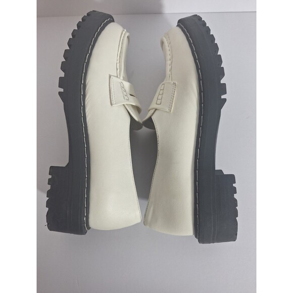 Torrid Chunky Lugg Sole Platform Penny Loafers Sz 9 Wide Width White Preppy - Picture 7 of 11